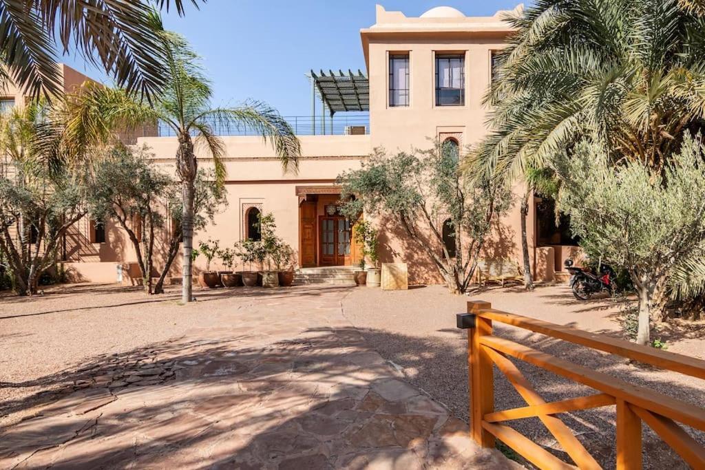 Villa May Sur Le Golf De La Palmeraie With Cooker And Butler Included Марракеш Экстерьер фото